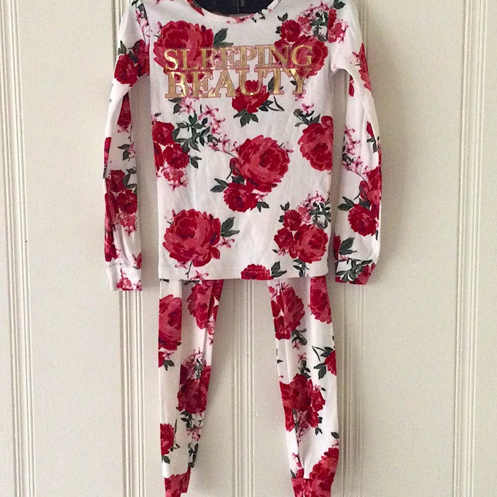CHILDREN’S PLACE “SLEEPING BEAUTY”PAJAMA SET - NEVER WORN 💯